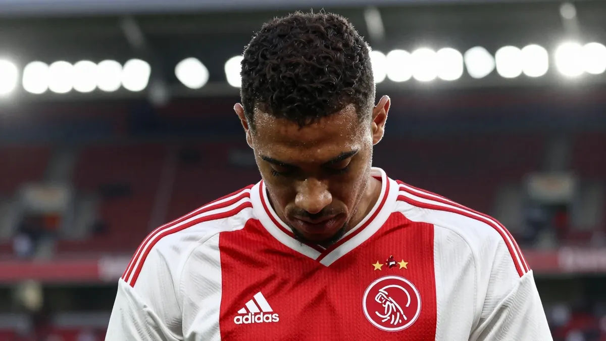 AFC Ajax leed zaterdag een 1-3 nederlaag tegen PSV, ondanks een grondige zomerse renovatie met elf nieuwe spelers