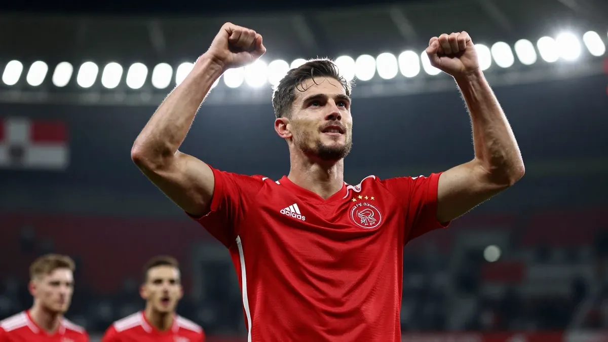 AFC Ajax won comfortabel 0-4 bij Telstar met doelpunten van Klaassen, Berghuis, Arokodare en Leonardo, waardoor ze de...
