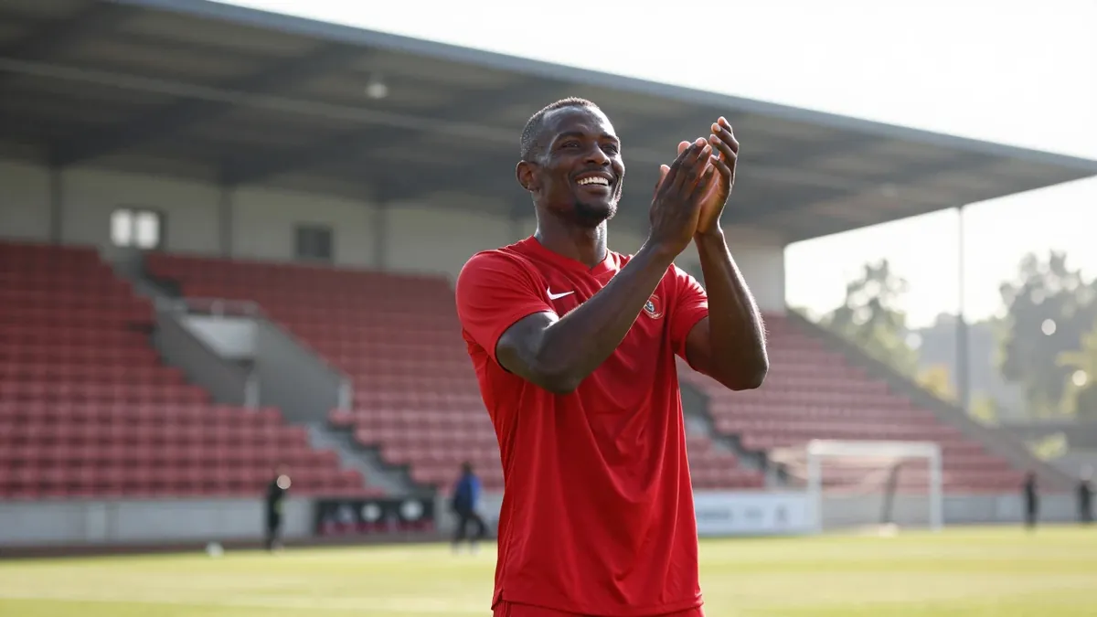 AFC Ajax have signed 30-year-old Malinese midfielder Yves Bissouma on a one-year deal after his departure from Tottenham...