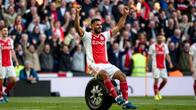 Ajax verliest met 2-1 van Feyenoord in het Amsterdamse derby. De Amsterdammers hebben nu 62 doelpunten gemaakt en 41...