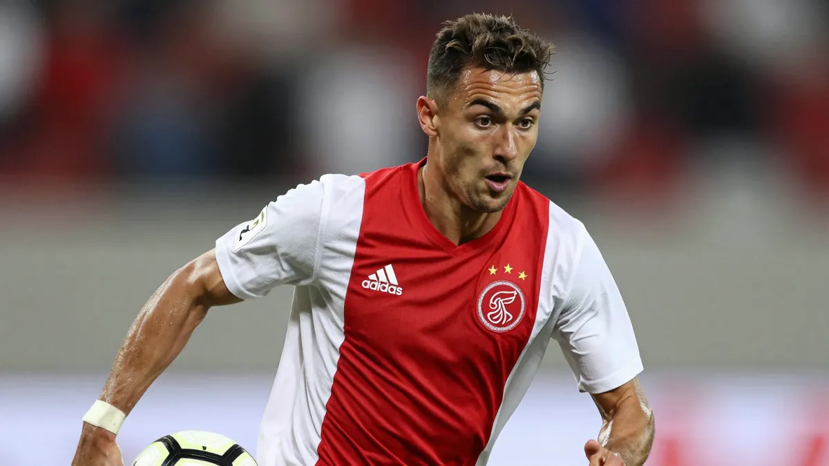 Mika Godts ontkent geruchten over vertrek naar Parijs Saint-Germain